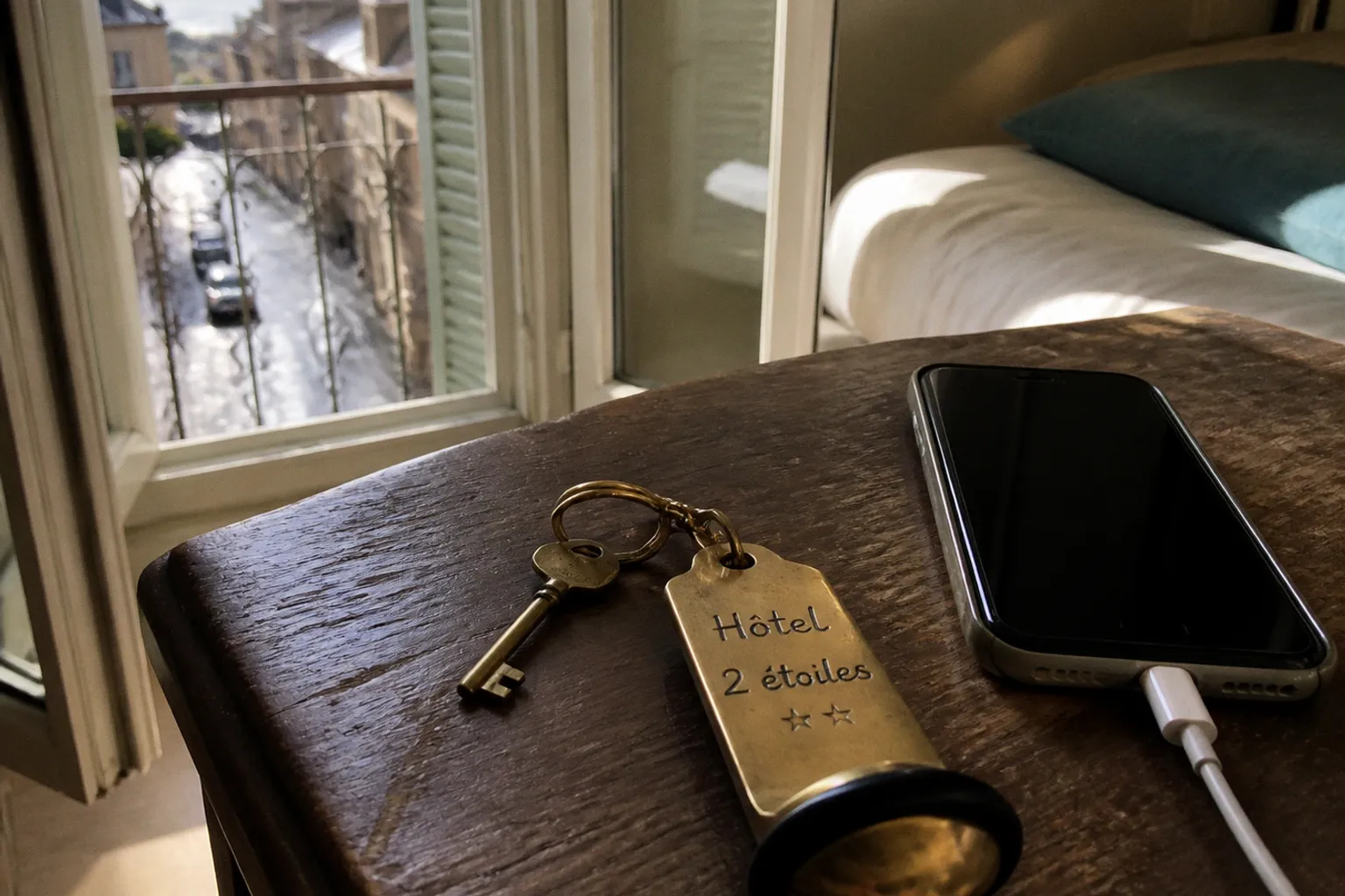 Hôtel 2 étoiles ou Airbnb à Marseille : comment choisir ?