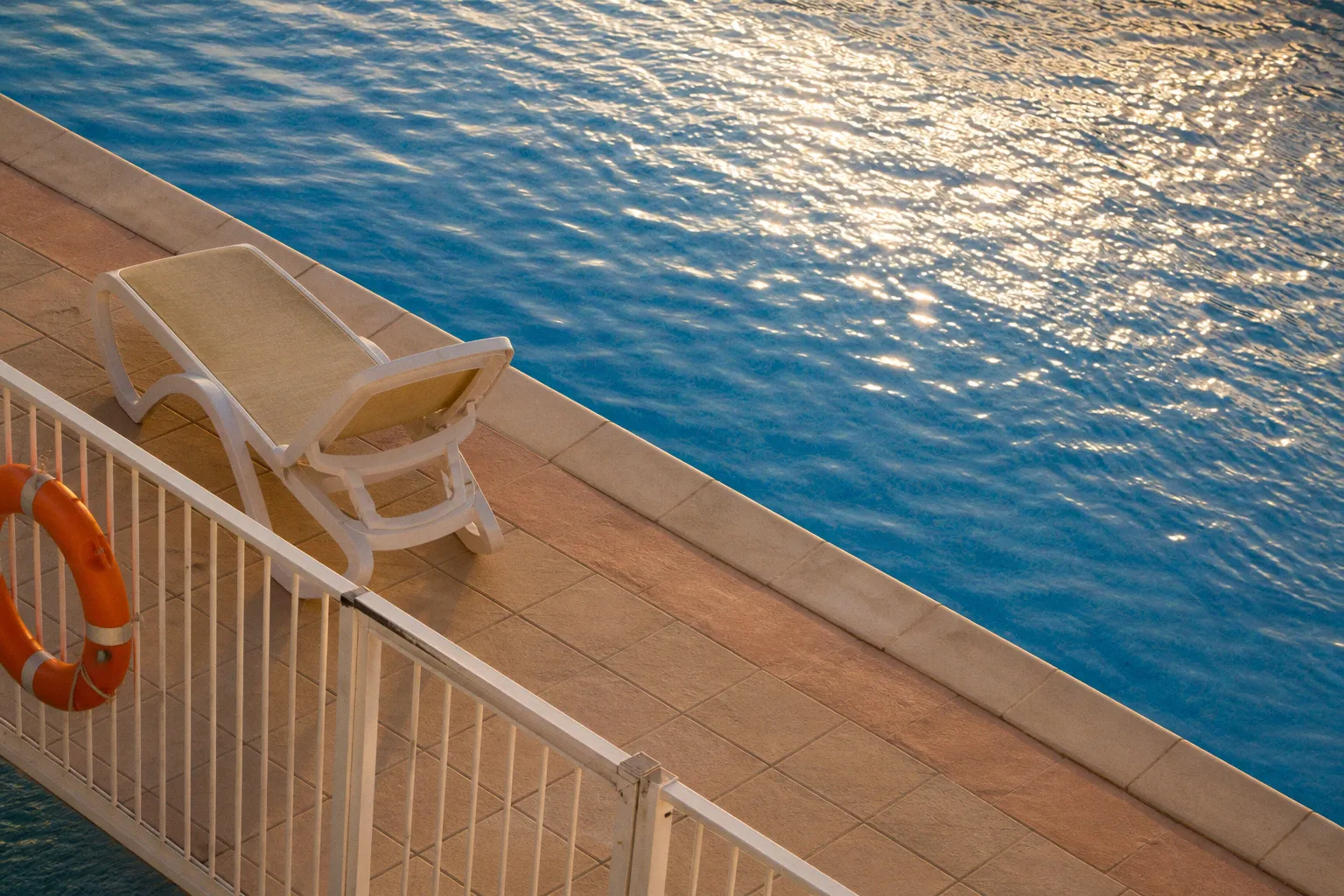 Hôtel à Marseille avec piscine : extérieur ou intérieur ?