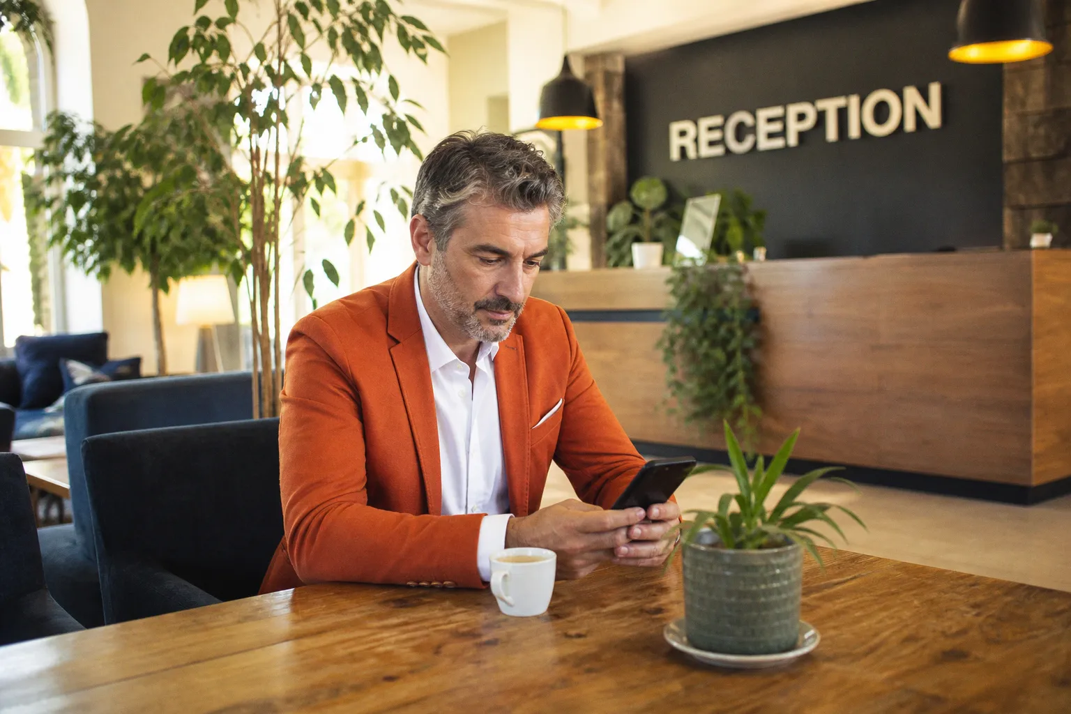 Hôtel à Marseille : comment débusquer le greenwashing sur les sites de réservation