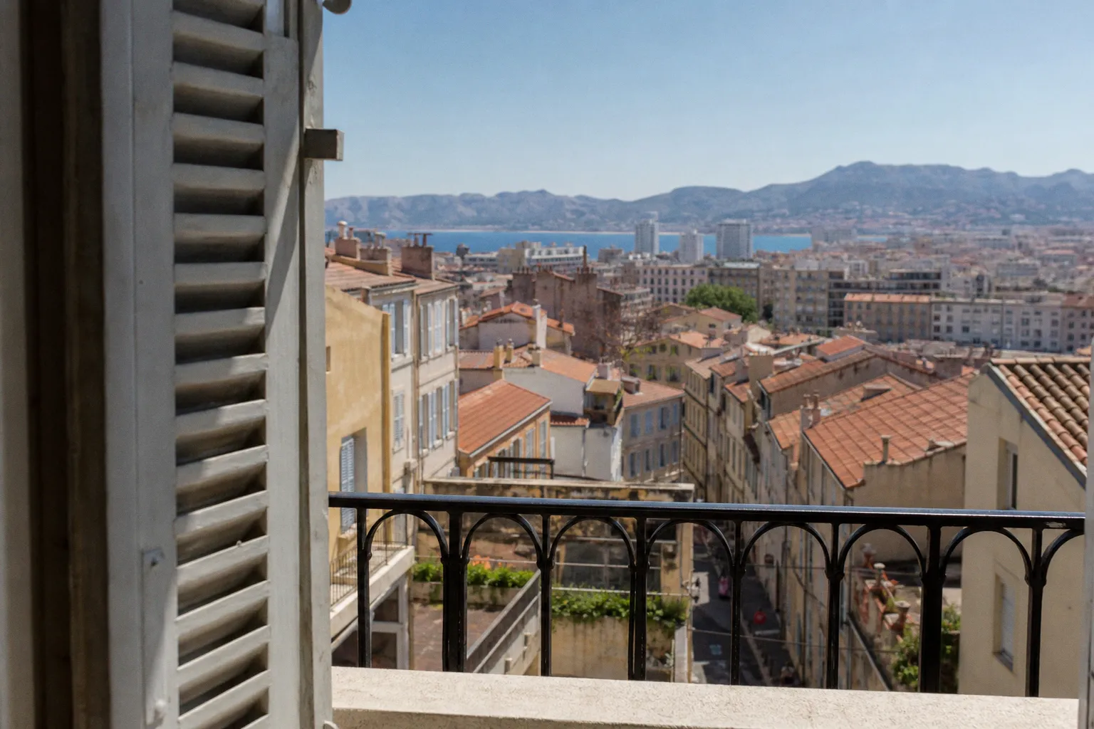 Hôtellerie indépendante à Marseille : sortir de la fragmentation technologique