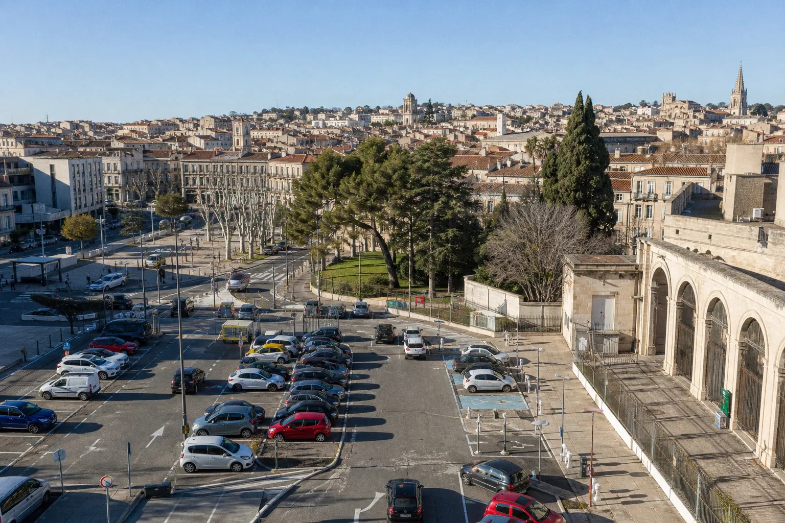 Location de voiture à Nîmes : guide pratique