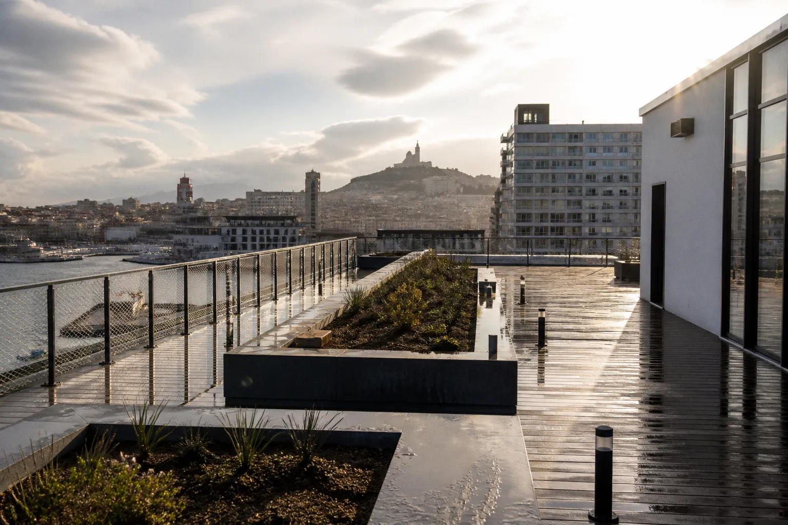 Marseille : un rooftop panoramique de 300 m² au sommet du futur hôtel Ruby Lilou