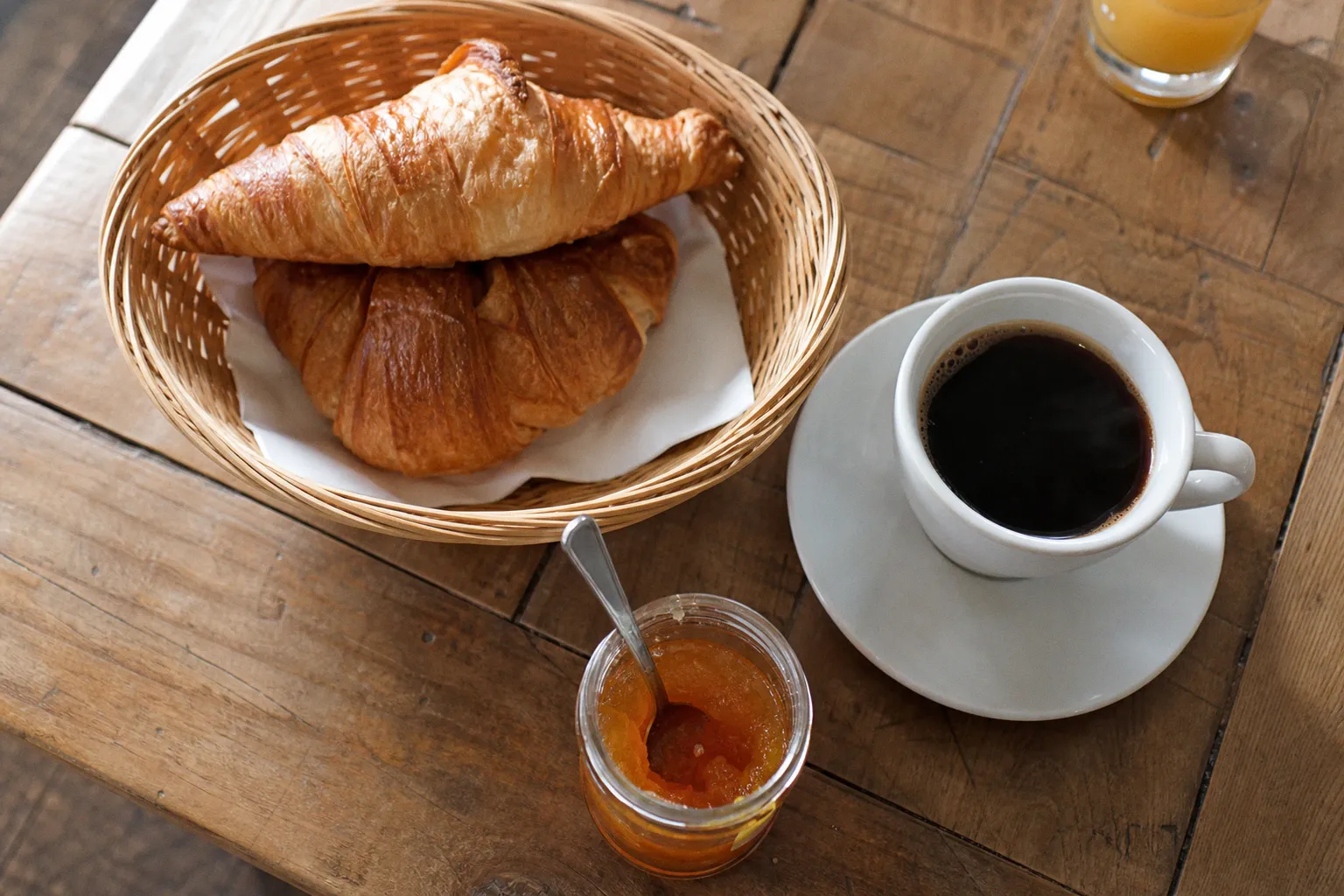 Petit-déjeuner buffet en hôtel 2 étoiles : composition type