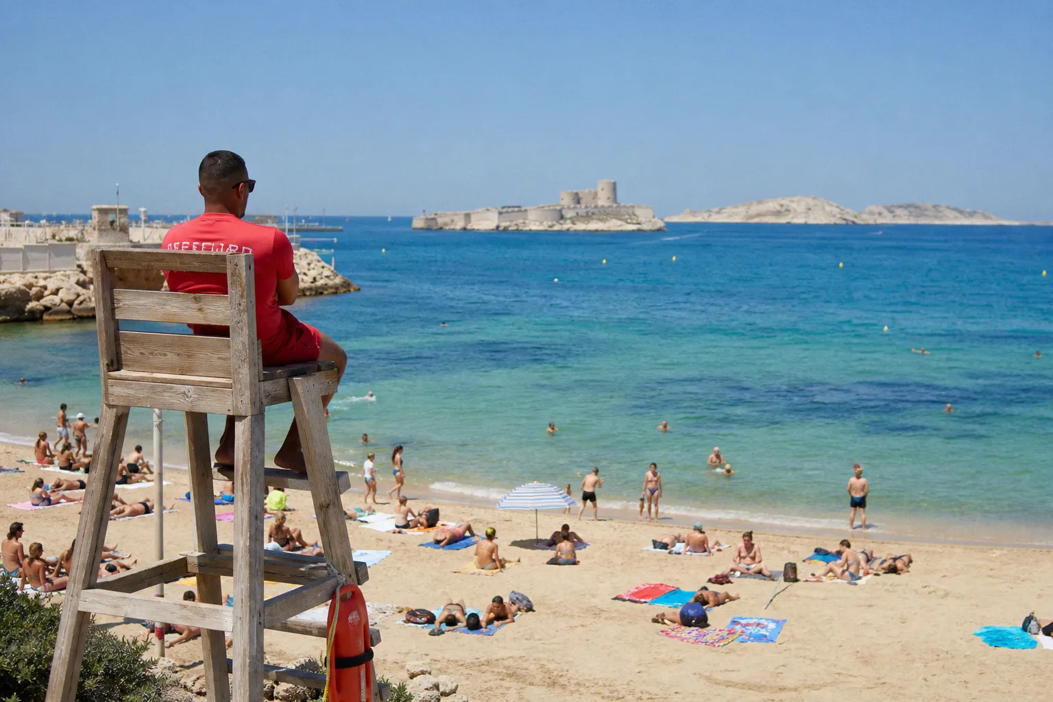 Plage des Catalans : horaires et accès en été